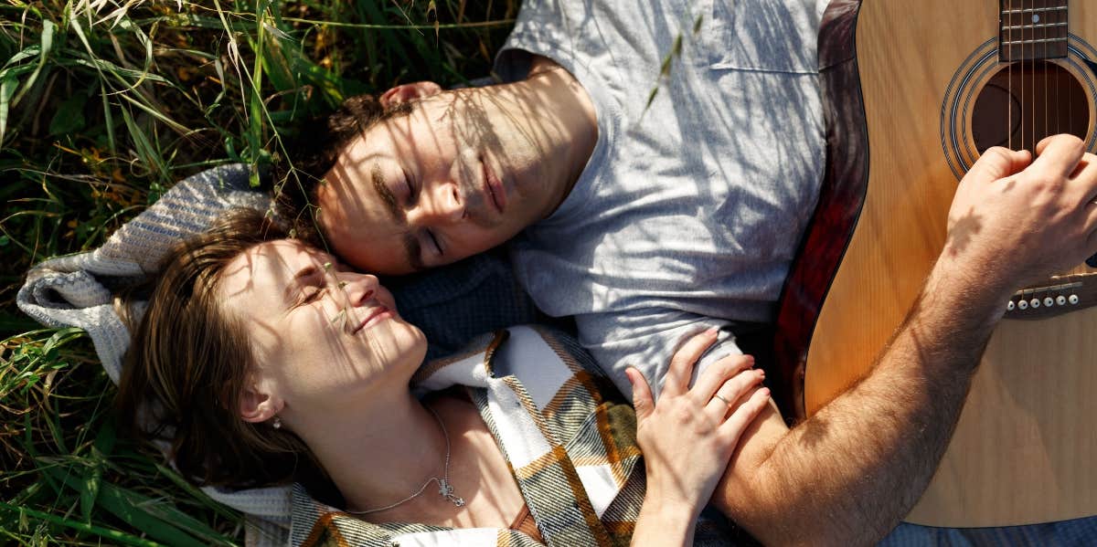 The Sexiest Words You Can Say On A First Date picnic date