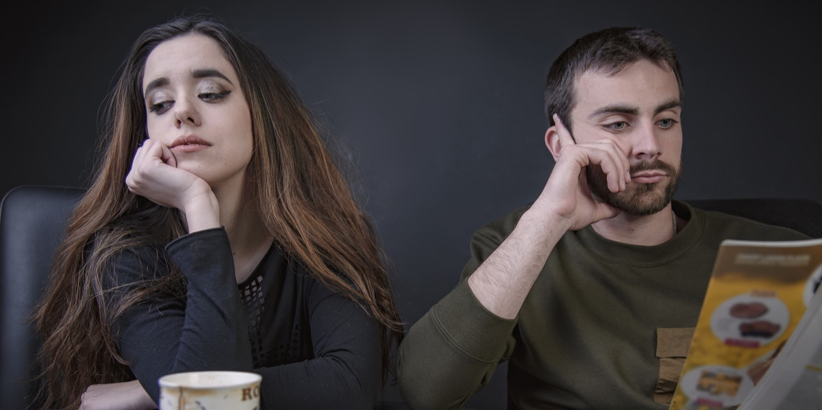 5 Early Signs You're In A Dead-End Relationship That'll Only End In Heartbreak unhappy couple
