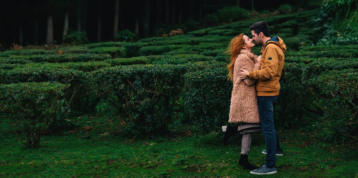 5 Underrated Things Guys Do That Women Simply Can't Resist man kissing woman