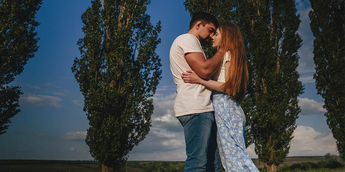 If You Can Answer Yes To These 5 Questions, He Likes You For Real woman hugging man