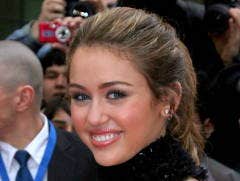 Miley Cyrus Steals Australian Girl's Boyfriend Miley Cyrus boyfriend stealer