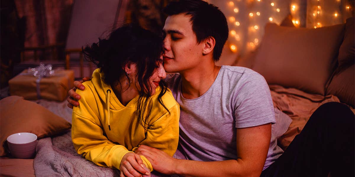 Couples Who Do These Things Right Before Bed Have The Deepest Bond couple cuddling before bed