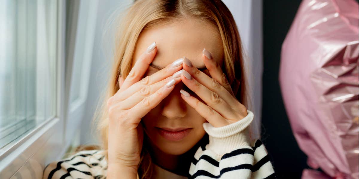 6 Signs You're TOTALLY NOT Ready For A Commitment lonely woman