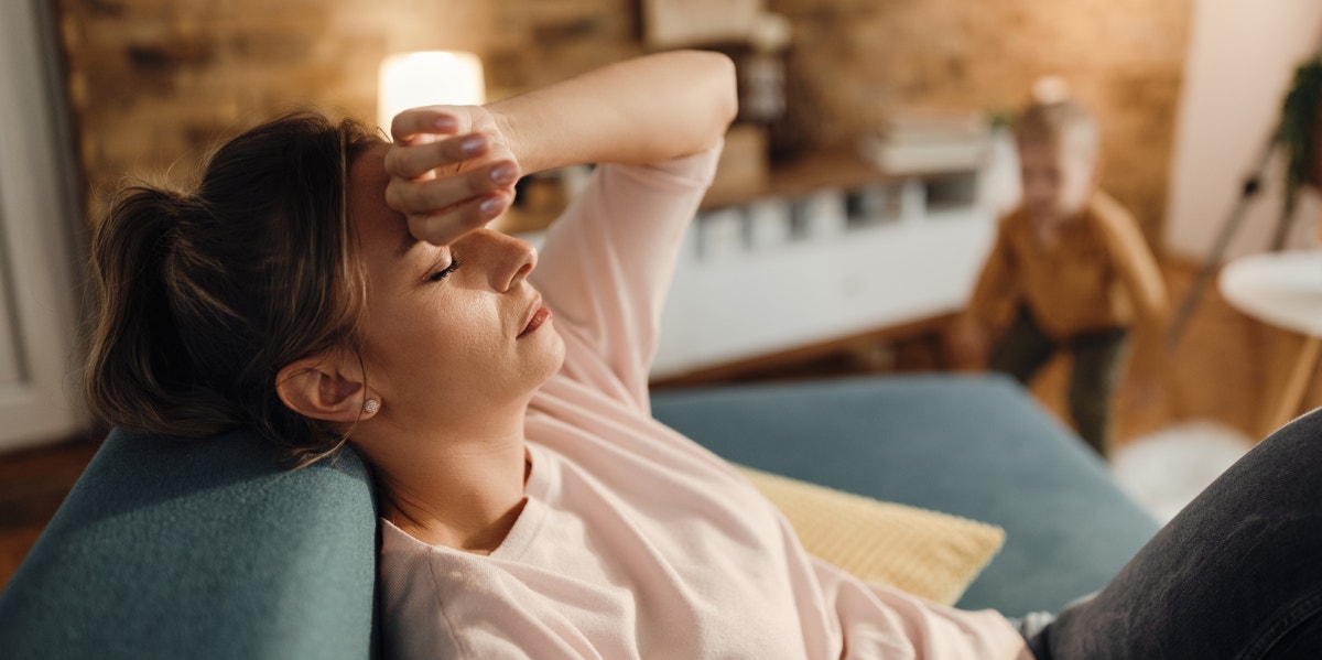 7 Daily Struggles Divorced Moms Really Don't Like Talking About stressed mother