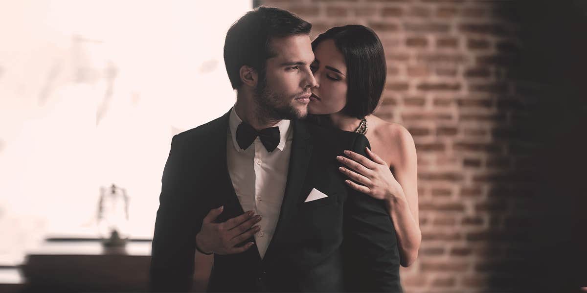 7 Ways To Avoid Being Labeled A 'Clingy Girlfriend' (Even When You Feel Him Slipping Away) couple hugging