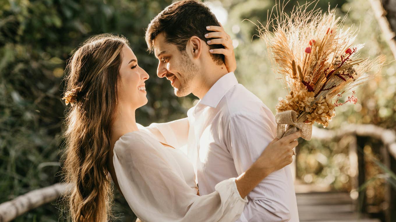 8 Tiny Ways Adorably Happy Couples Affair-Proof Their Marriages Happy married couple