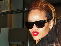 Rihanna's Advice To Fans: "F Love" Rihanna's Advice To Fans: "F Love"