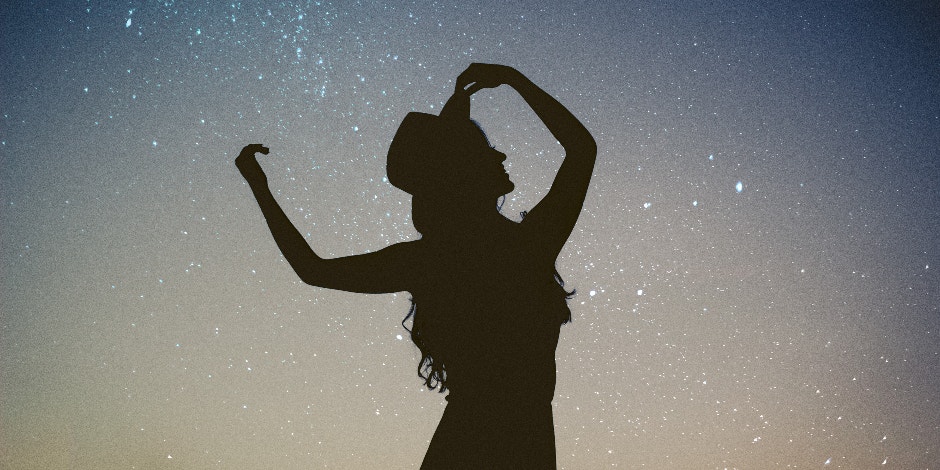 What It Means To Have Venus In The 5th House Of Your Natal Chart, Per Astrology