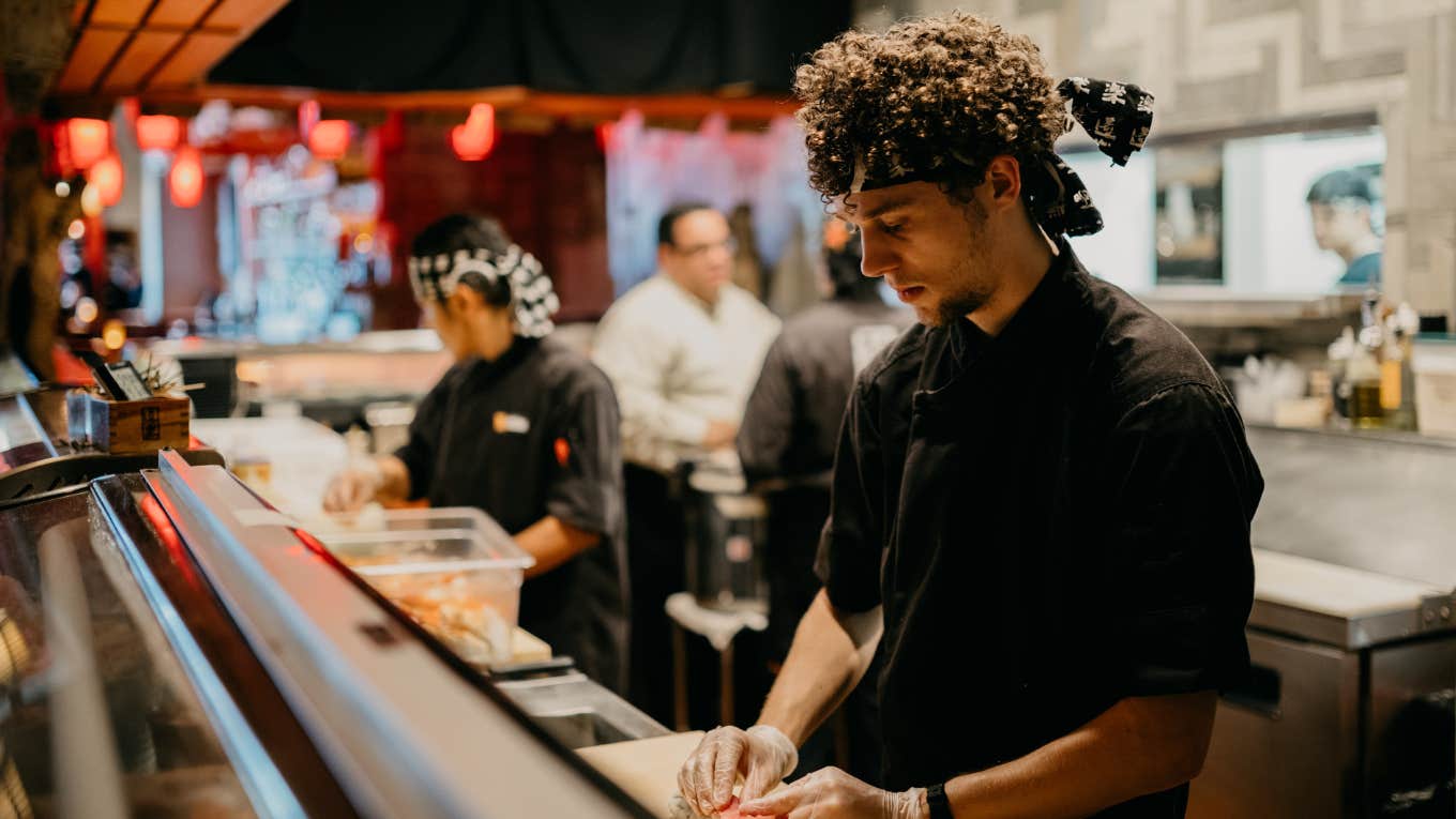 After An Employee Passes Away, Manager Refuses To Close Restaurant For Coworkers To Attend The Funeral restaurant workers