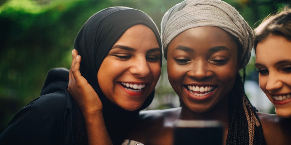 6 Alluring Zodiac Signs Who Charm Everyone They Meet, According To Astrology 6 Alluring Zodiac Signs Who Charm Everyone They Meet, According To Astrology