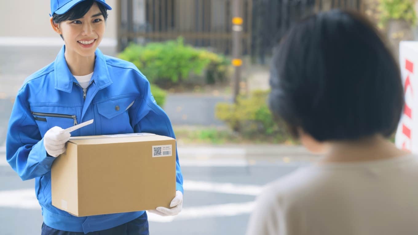 Amazon Driver Shares 3 Items She Doesn’t Get Paid Enough To Deliver To Your Door amazon, delivery, packages