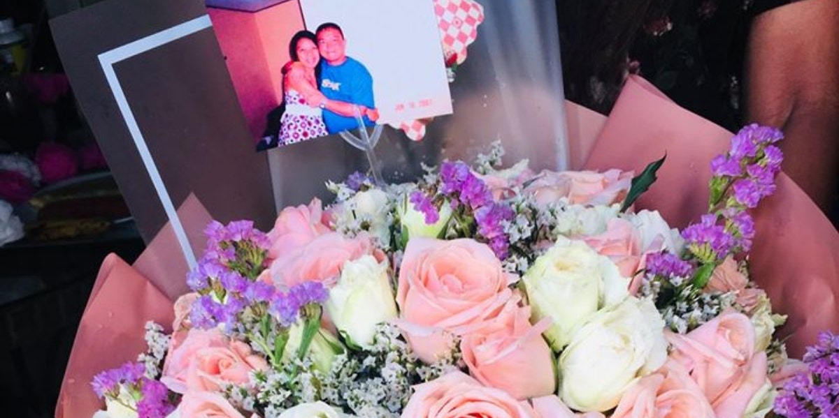 Woman Receives 25th Anniversary Gift From Husband 10 Months After His Death Woman Receives 25th Anniversary Gift From Husband 10 Months After His Death