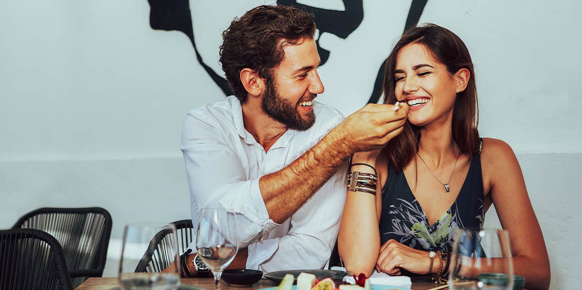 10 Aphrodisiac Foods To Increase Your Libido And Improve Your Sex Life couple eating