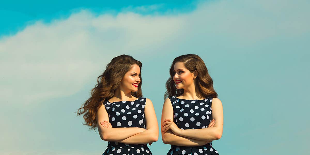 Are Doppelgängers Real? The Science Behind Twin Strangers & Your Chances Of Having One lookalike women