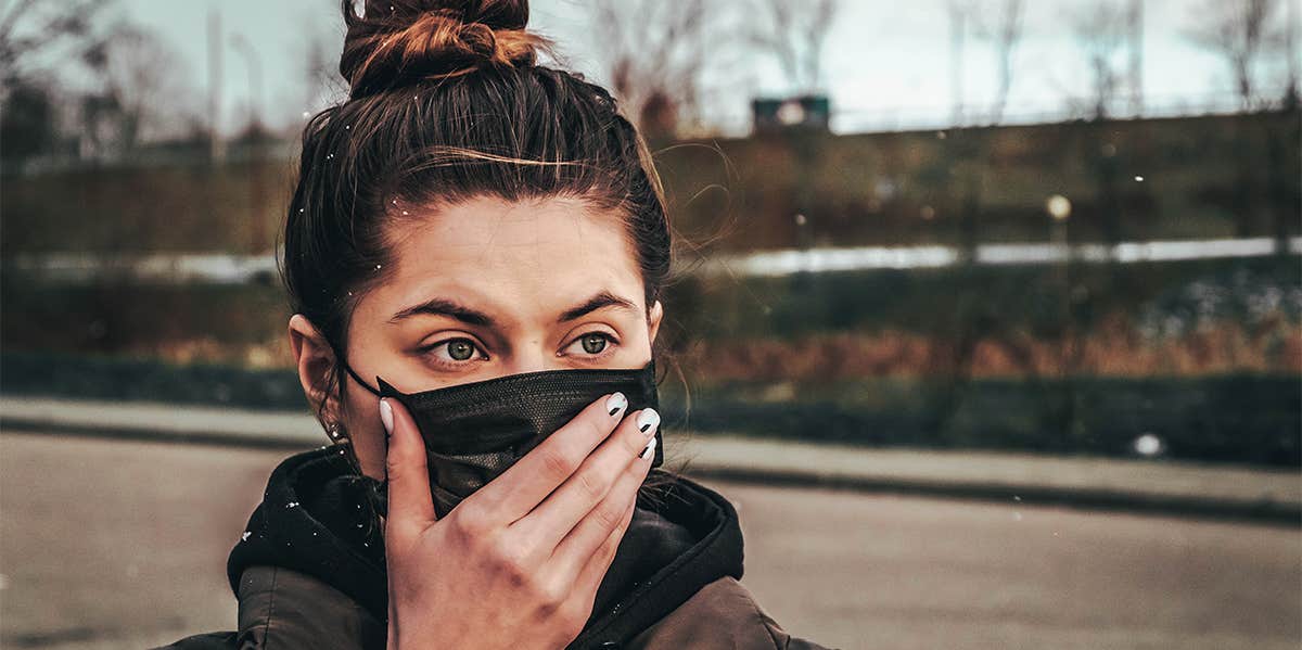 woman wearing face mask