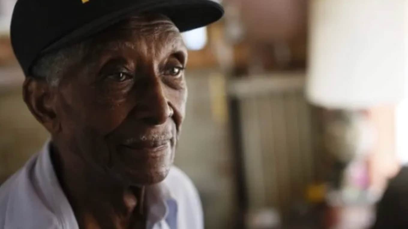 90-Year-Old Veteran Was Evicted From His Home Of 60 Years But A Kind Man Steps In To Save Him From Homelessness Johnnie Hodges Sr.