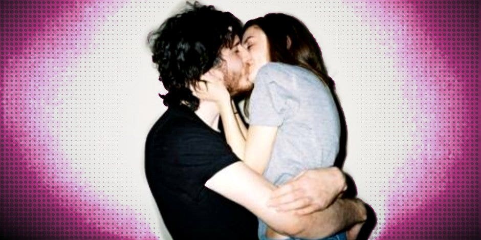 kissing kissing
