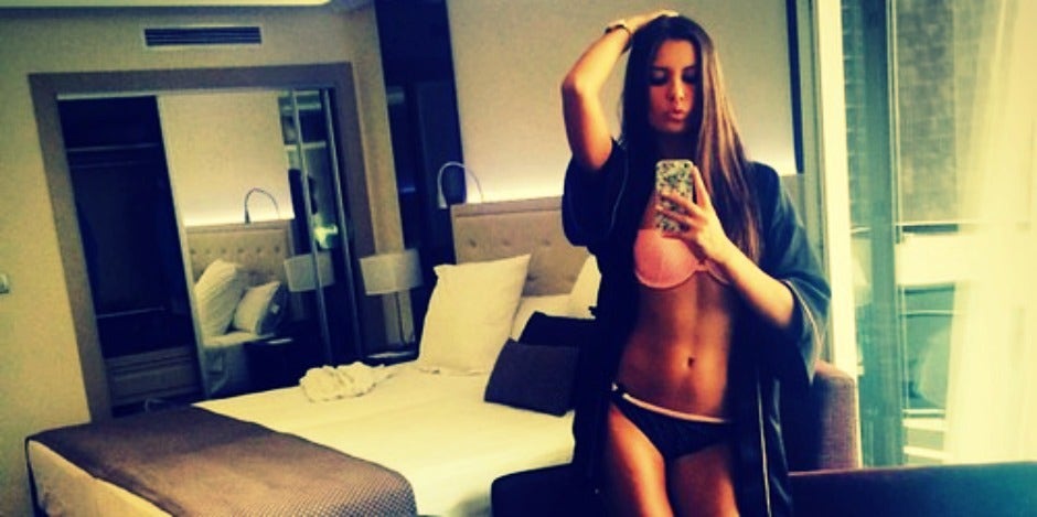 women who take sexy selfies women who take sexy selfies