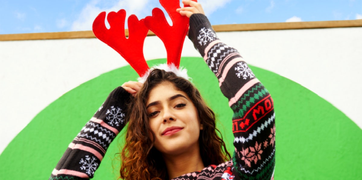 10 Reasons Being Single During The Holidays Is Hard (+ Why It Actually Rocks) being single during the holidays