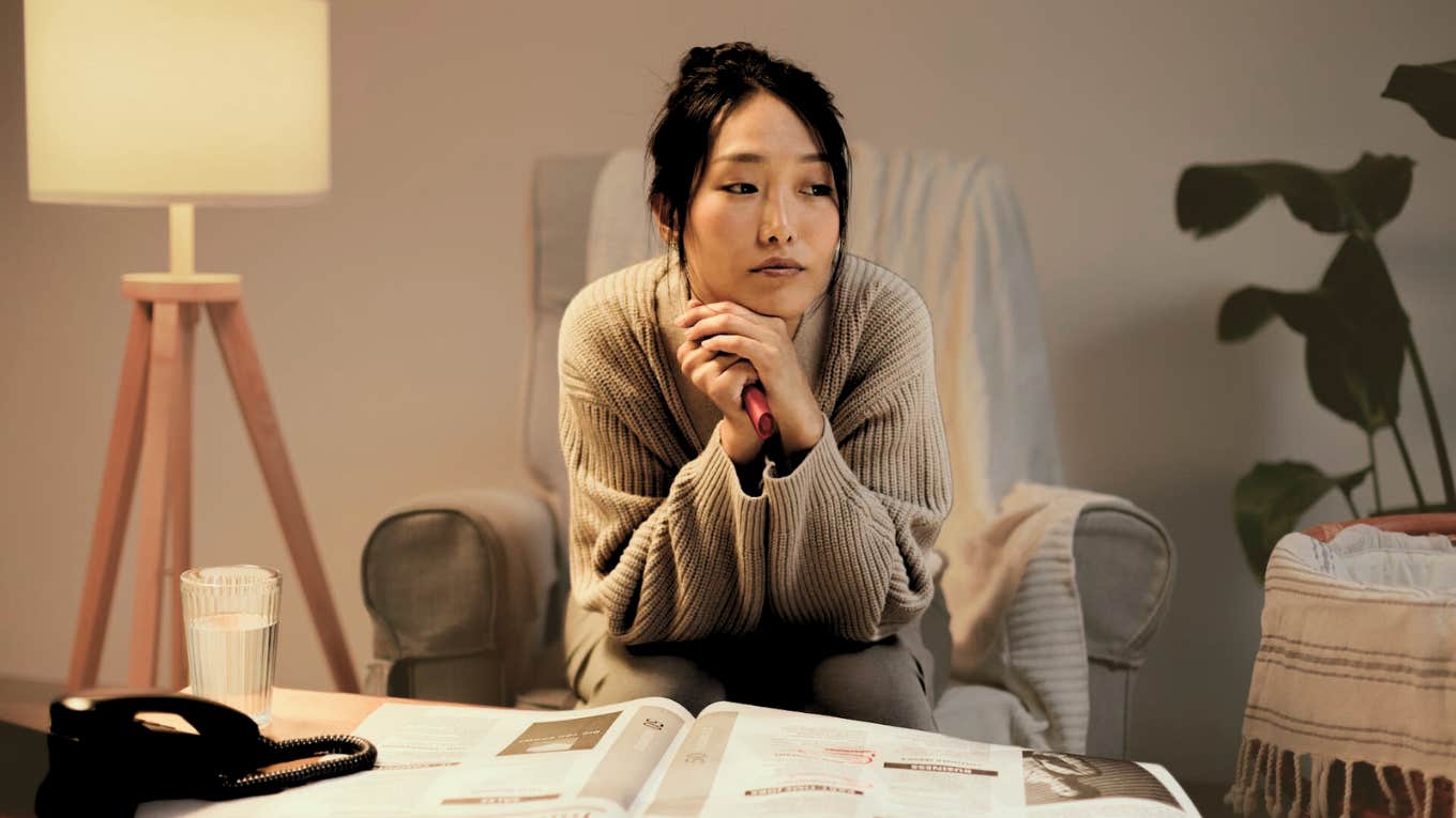 7 Tiny Job Search Mistakes Even The Savviest People Make Woman feeling deaf eater applying for jobs