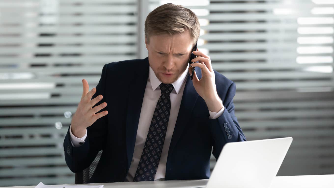 Boss Writes Up His Employee After He Misses Work Because His Sister Died Employee frustrated at work