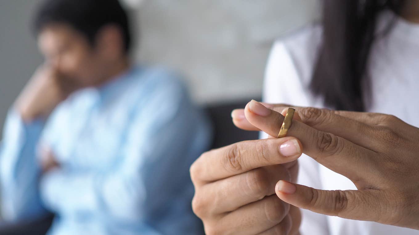 bride calling off the wedding because groom refused to stand up to his mother-in-law