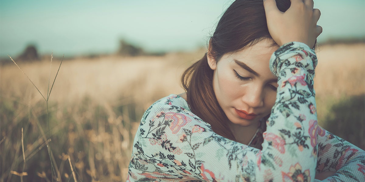 7 Things People Don't Realize You're Doing Because You're Afraid Of Heartbreak sad woman
