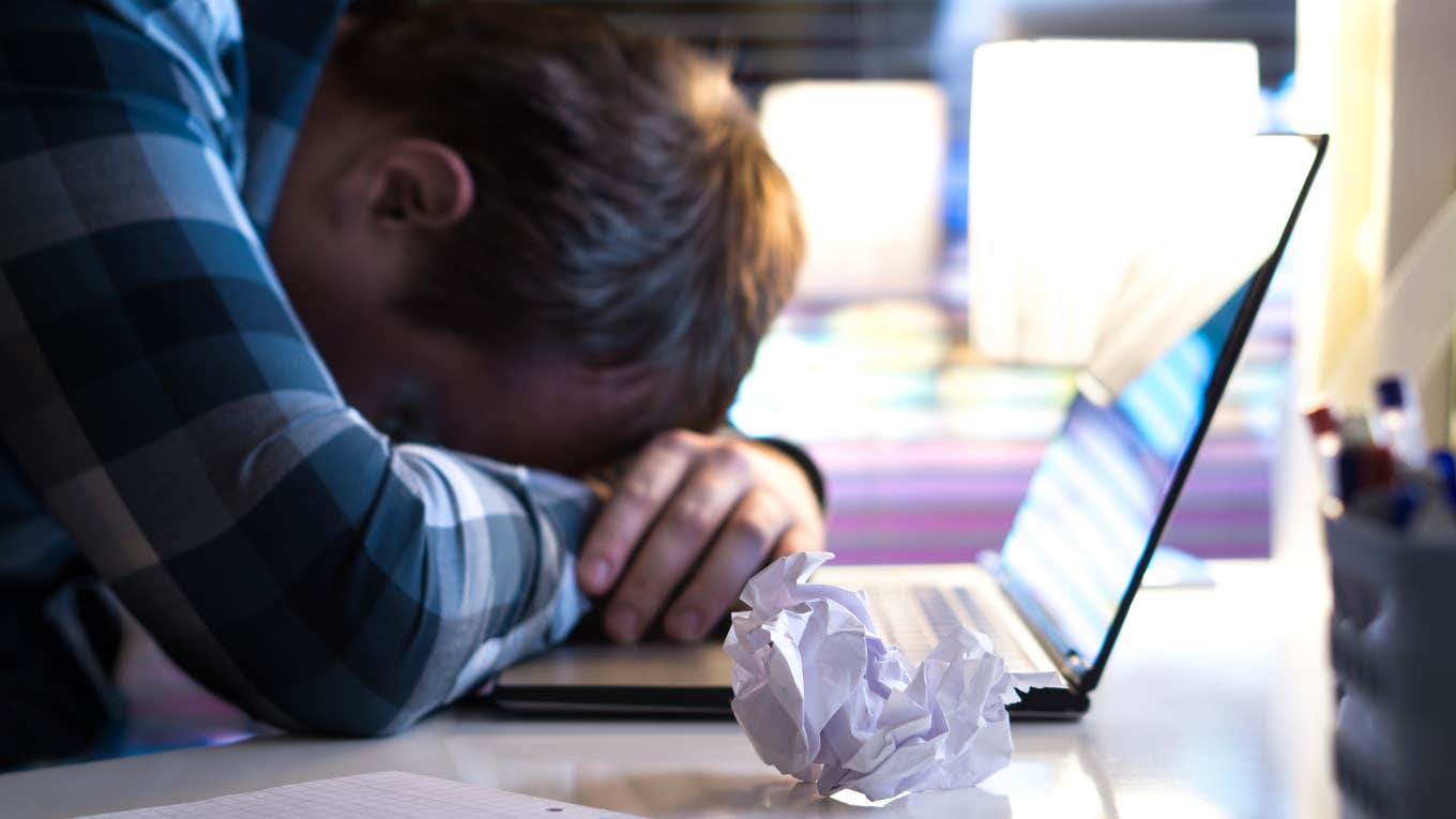 job seeker frustrated because he's not getting interviews