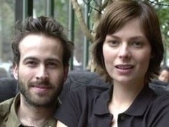 Jason Lee, Carmen Llywellyn