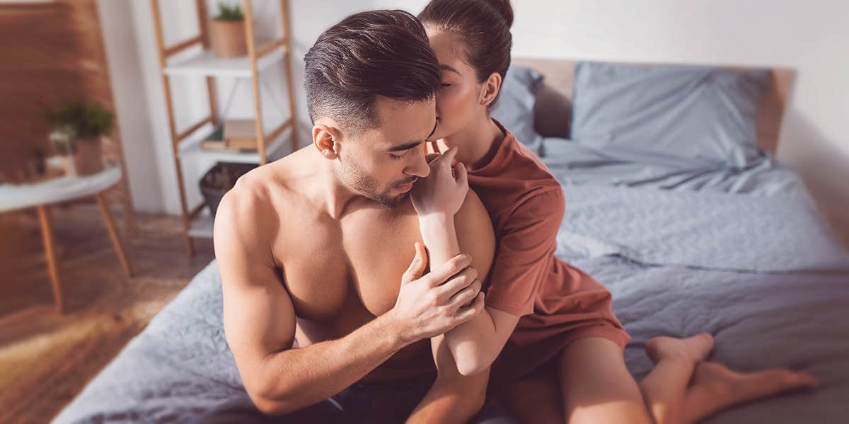 The #1 Difference Between Chemistry And Love woman hugging a man from the back