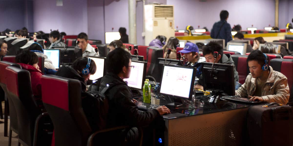 china internet cafe gaming