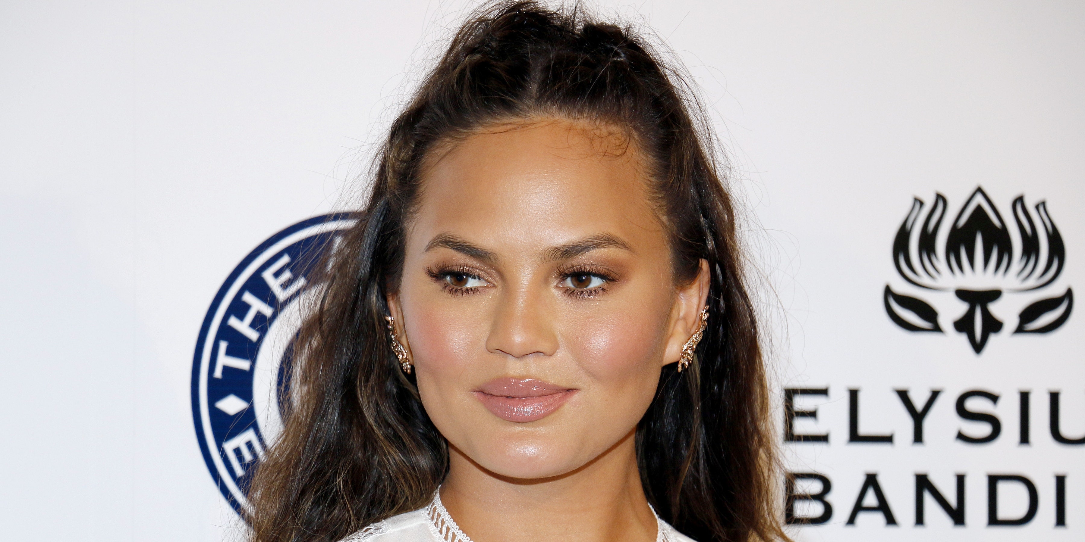 Why Do People Like Chrissy Teigen Bully Others On Social Media Chrissy Teigen