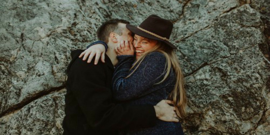 couple kissing couple kissing