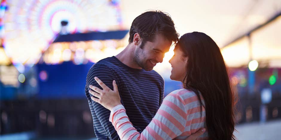 couple-at-carnival