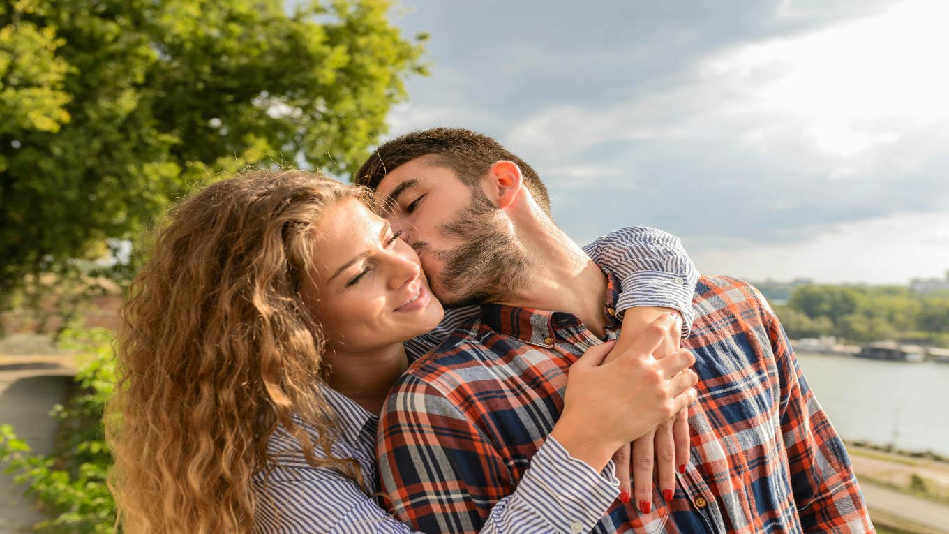 couple kissing