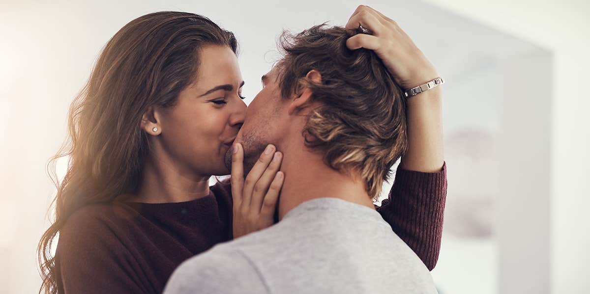 4 Ways To Create The Type Of Chemistry That Drives Men Completely Wild woman and man kissing