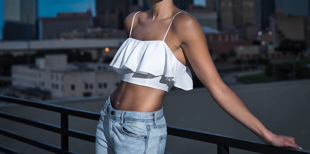 Mom Puts Teen Daughter's Crop-Top On Kitty Cat To Show How Tiny It Is