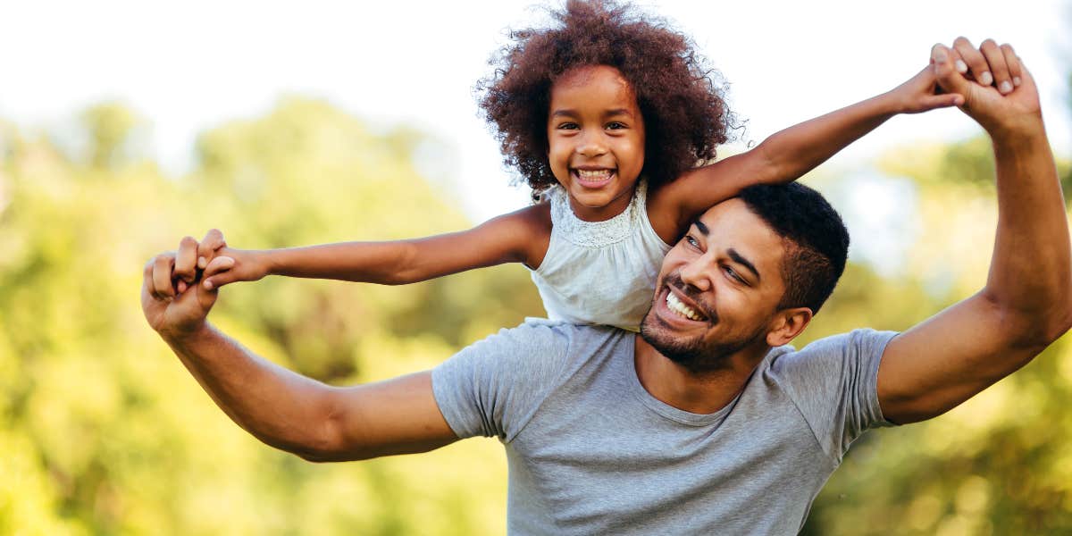 Dad Criticized For Encouraging His Daughter To Play Housewife Dad and daughter playing