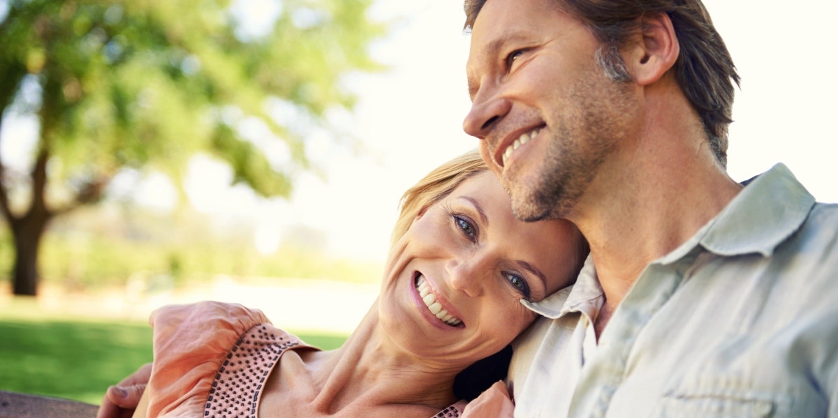 dating after widowhood man and woman cuddling