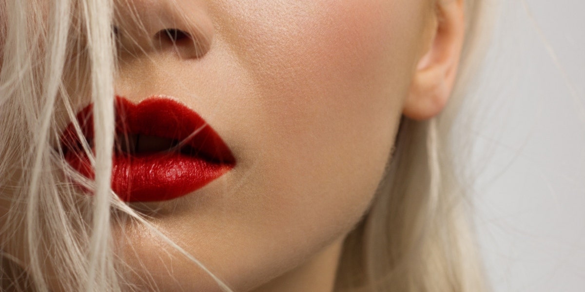 woman's lips woman's lips