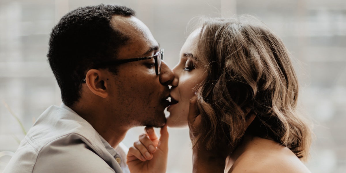 couple kissing sweetly