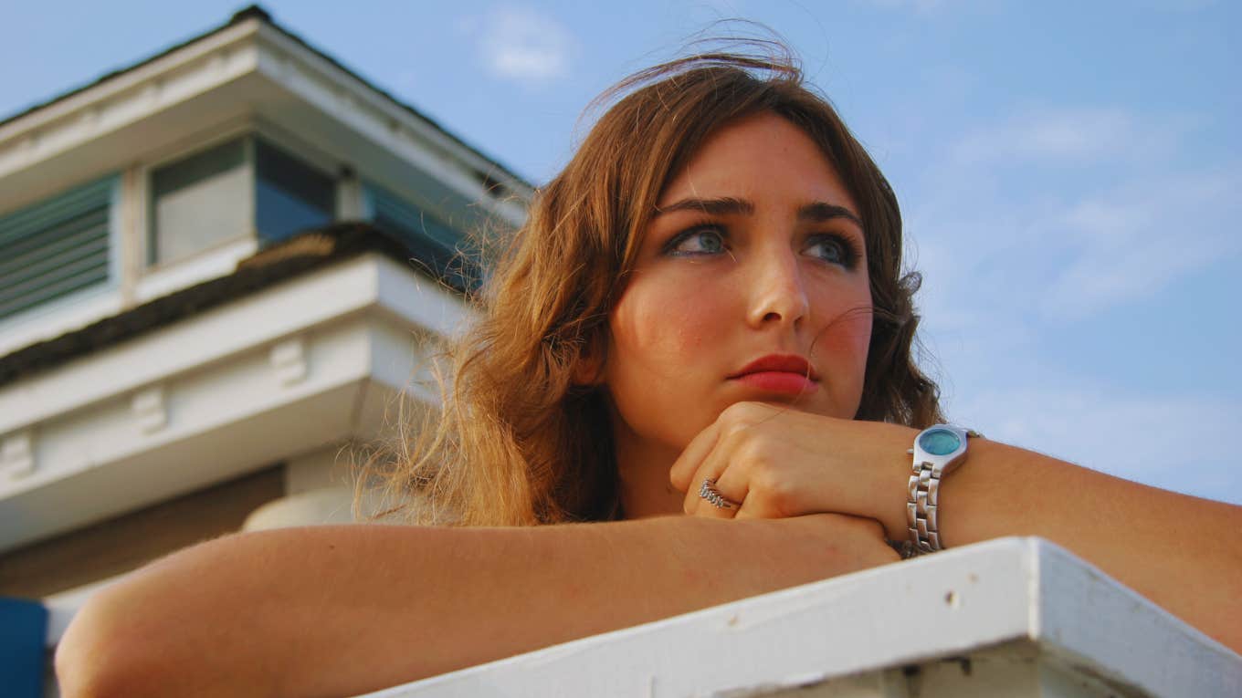 The Difference Between Fear And Anxiety woman with fear and anxiety