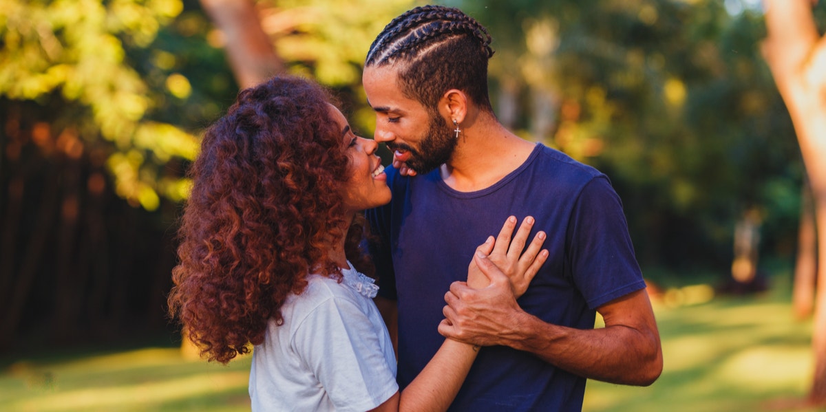 If He Does These 10 Things, He's Completely In Love With You happy couple