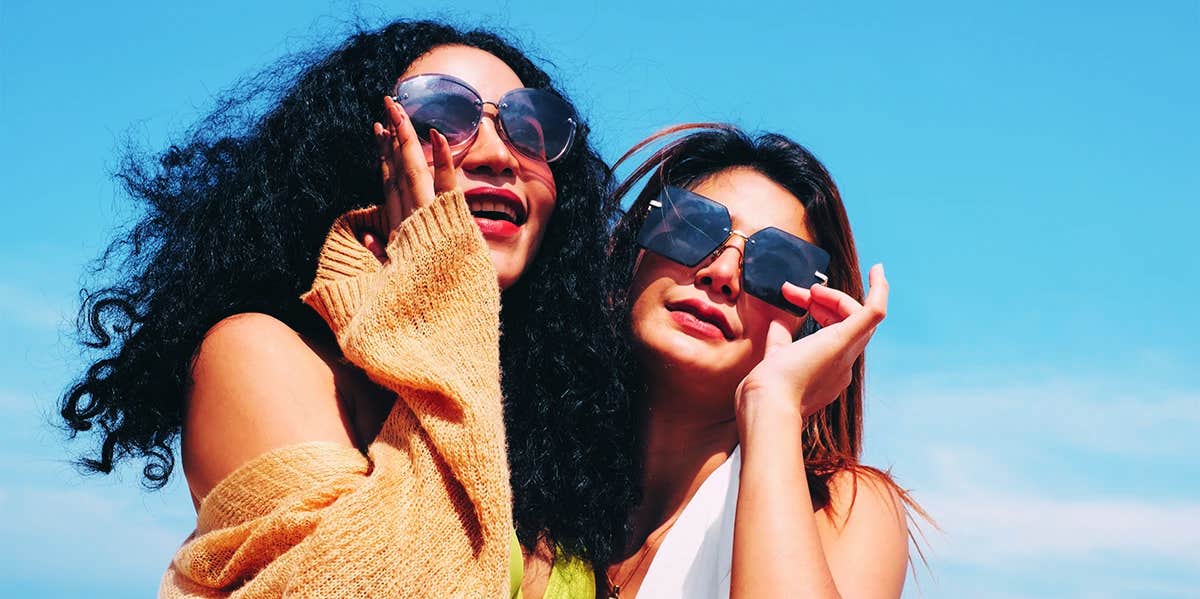 13 Signs You Need To Dump Your Negative Friend friends with sunglasses on