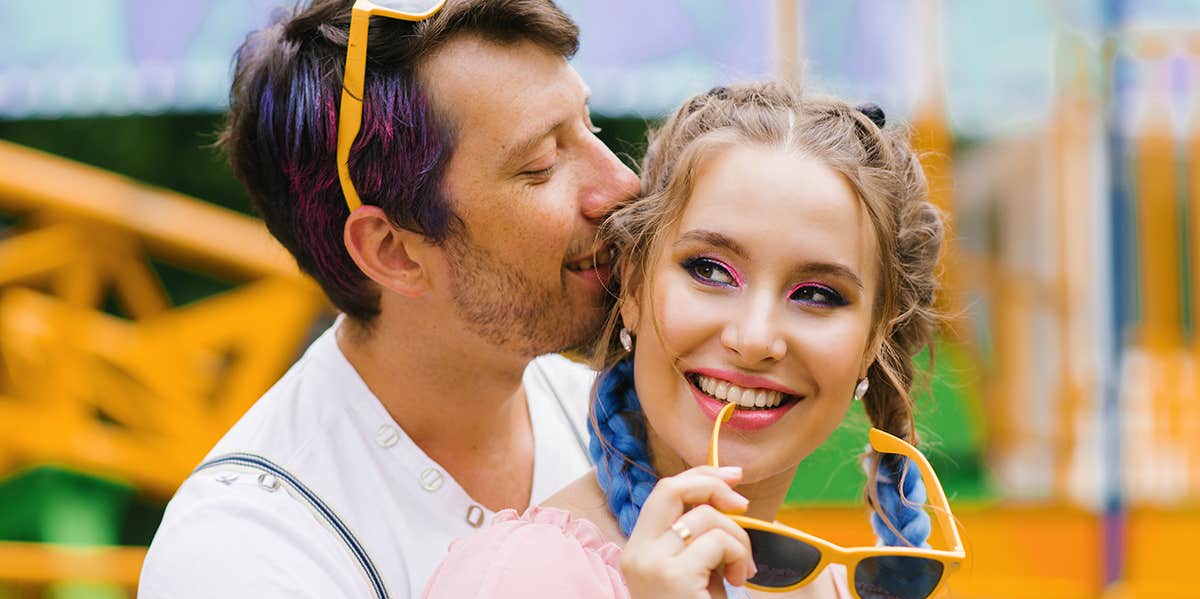 'The Goldilocks Zone' Is The Horrifying New Dating Term — And It's Probably Happened To You man kissing girl on date