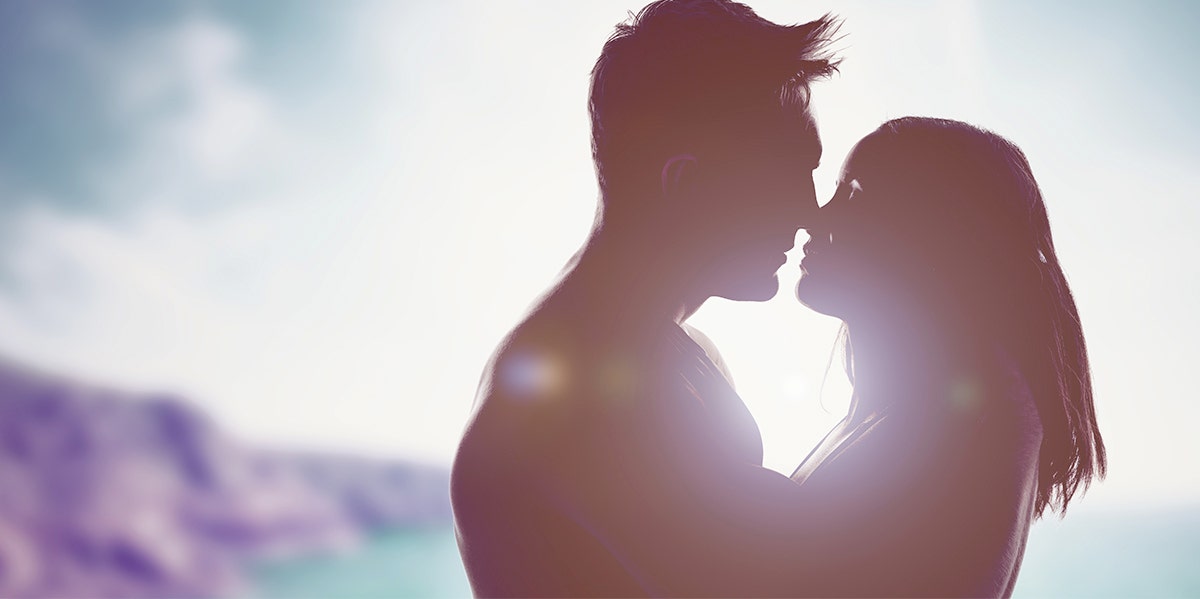 10 Unfair Relationship Expectations That Severely Damage Your Marriage couple hugging