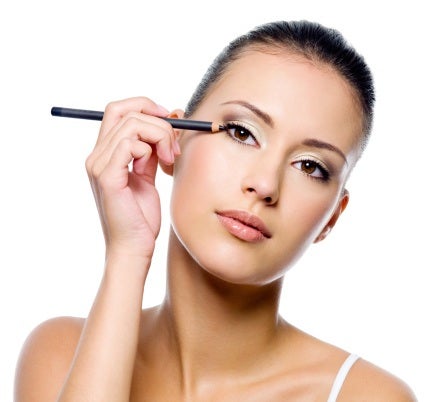 How To Apply Eyeliner For Any Type Of Date Night 