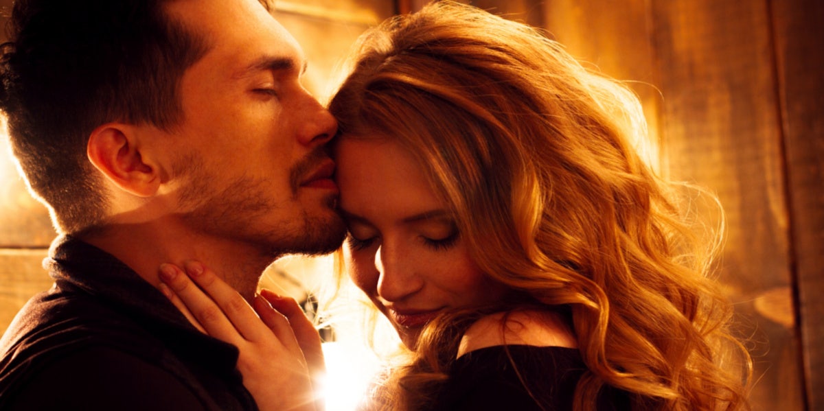 How I Realized That I Was Slowly Losing You couple snuggling kissing happy