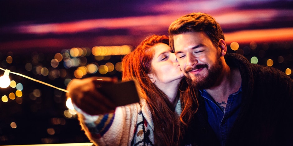 how to act on a first date