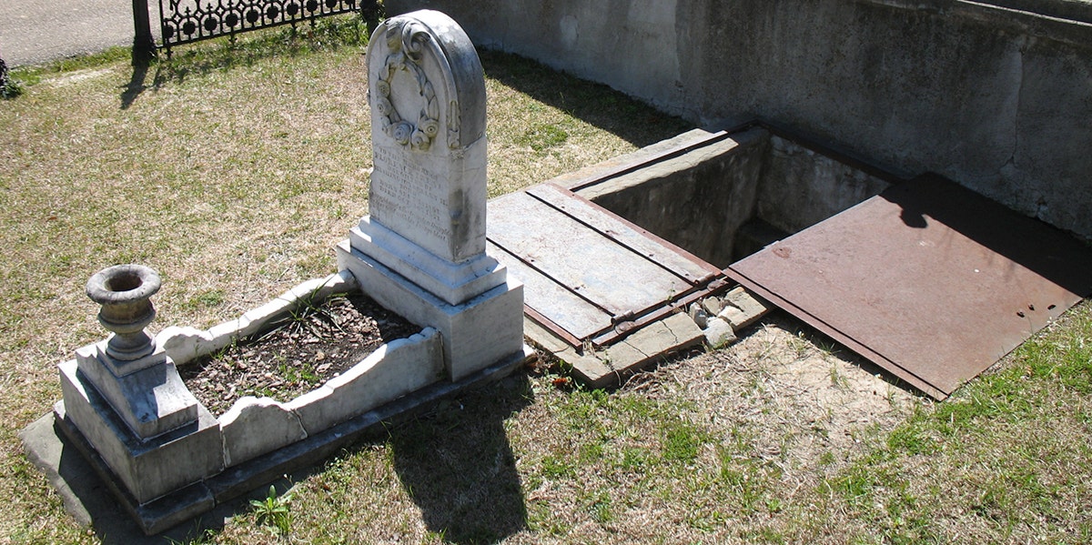 Grieving Mom Uses Staircase To 10-Year-Old Daughter's Casket And Comforts Her During Storms Florence Irene Ford Grave